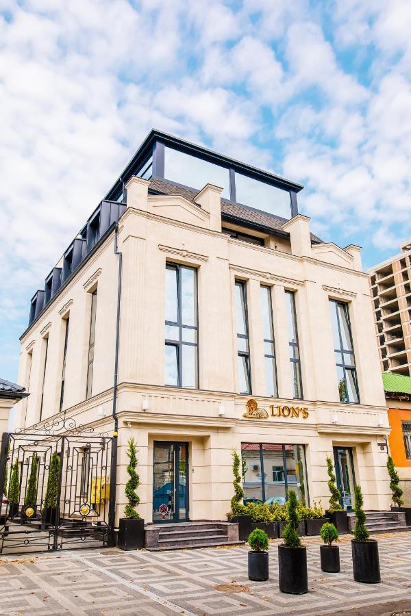 Lion'S Hotel Chişinau Exteriör bild